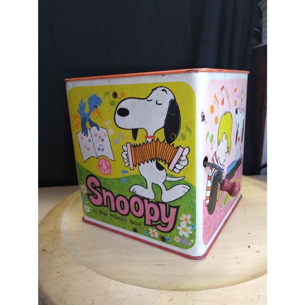 Snoopy jack in the box